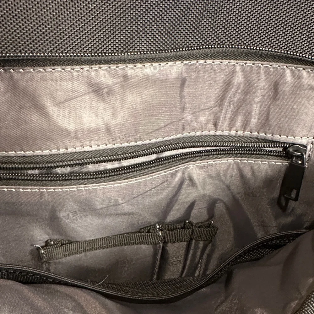 Kenneth Cole Black EX ScamLaptop Briefcase